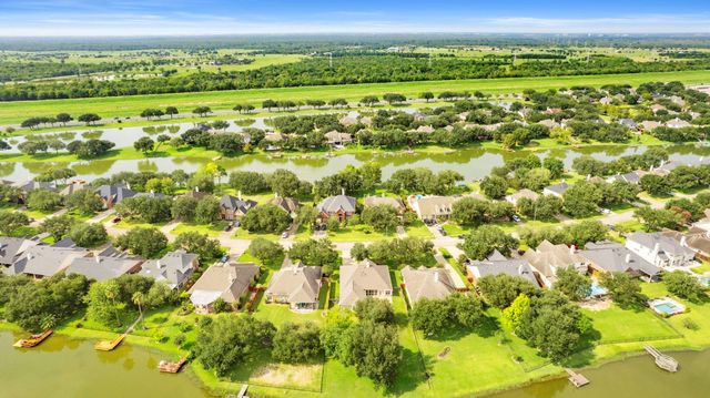 18 Crest Gate, Houston, TX 77082