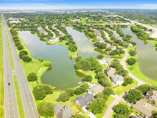 18 Crest Gate, Houston, TX 77082