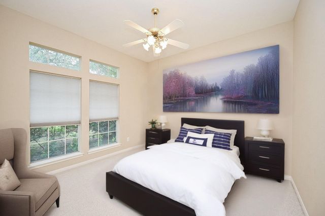 18 Crest Gate, Houston, TX 77082