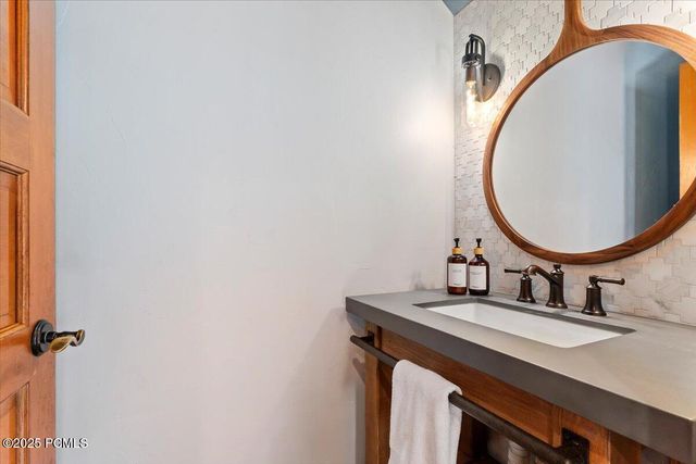 568 Deer Valley Drive 8b, Park City, UT 84060