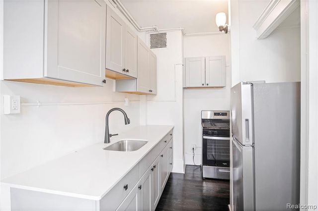 66 Adelaide Street 43, Detroit, MI 48201