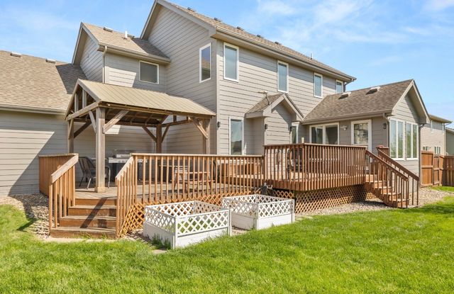 1328 91st Street, West Des Moines, IA 50266