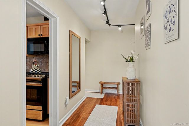 1815 Palmer Avenue 2L, Larchmont, NY 10538
