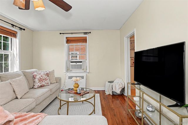 1815 Palmer Avenue 2L, Larchmont, NY 10538