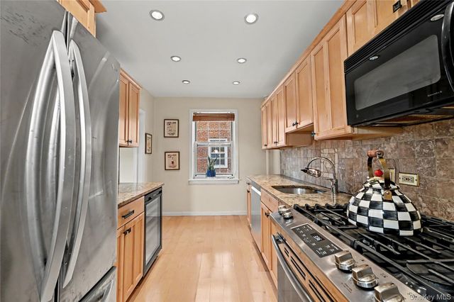1815 Palmer Avenue 2L, Larchmont, NY 10538