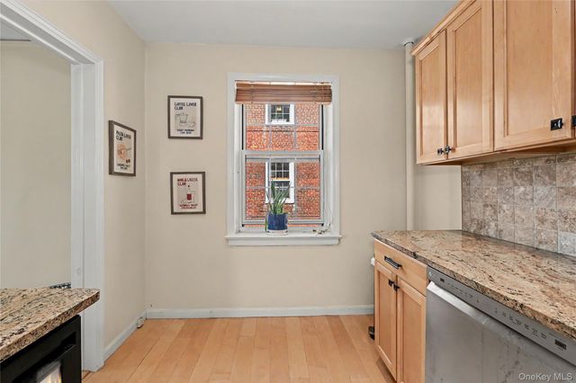 1815 Palmer Avenue 2L, Larchmont, NY 10538
