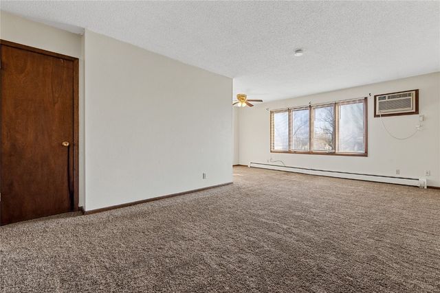 3212 Wilson Avenue SW, Cedar Rapids, IA 52404