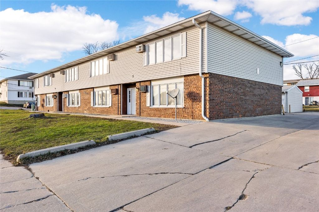 3212 Wilson Avenue SW, Cedar Rapids, IA 52404