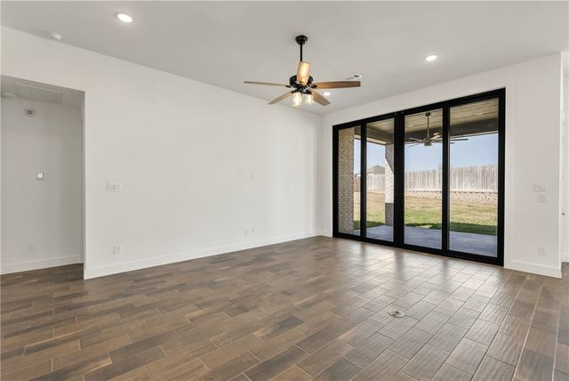 21350 Oakley Claremont Court, Magnolia, TX 77355