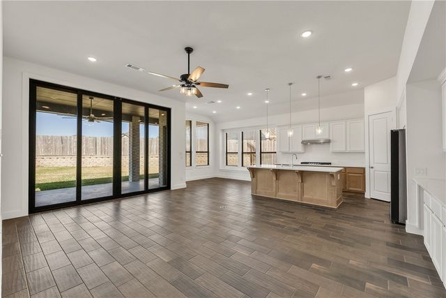 21350 Oakley Claremont Court, Magnolia, TX 77355