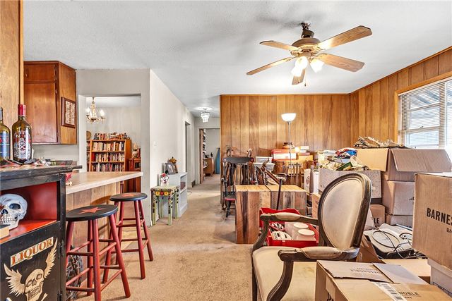 1967 E Huntsville Road, Fayetteville, AR 72701
