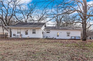 1967 E Huntsville Road, Fayetteville, AR 72701