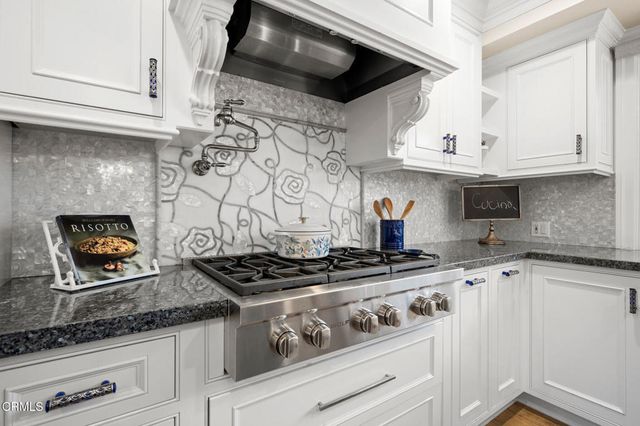 525 Berkshire Avenue, La Canada Flintridge, CA 91011