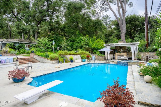 525 Berkshire Avenue, La Canada Flintridge, CA 91011