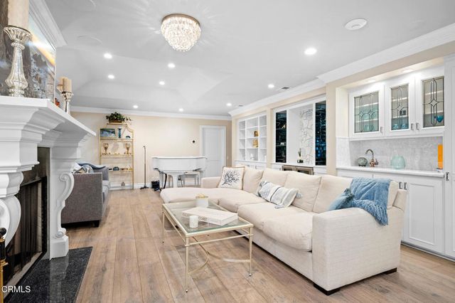 525 Berkshire Avenue, La Canada Flintridge, CA 91011