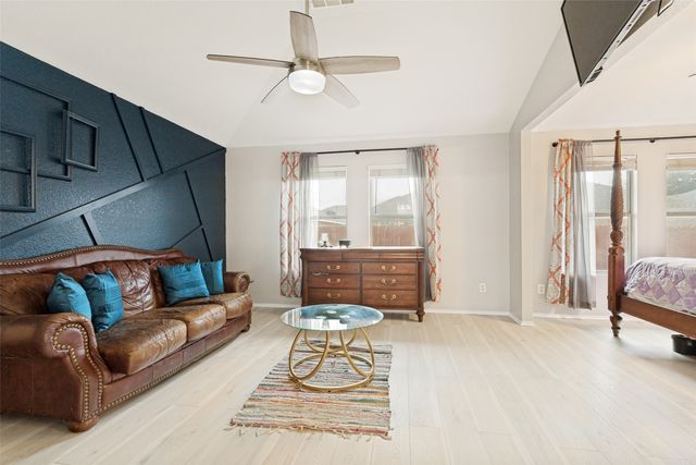 633 Bent Oak Drive, Fort Worth, TX 76131