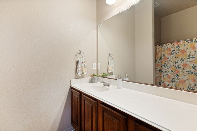 633 Bent Oak Drive, Fort Worth, TX 76131