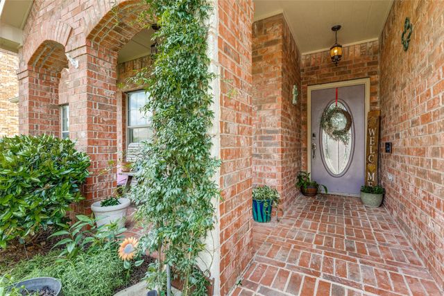 633 Bent Oak Drive, Fort Worth, TX 76131