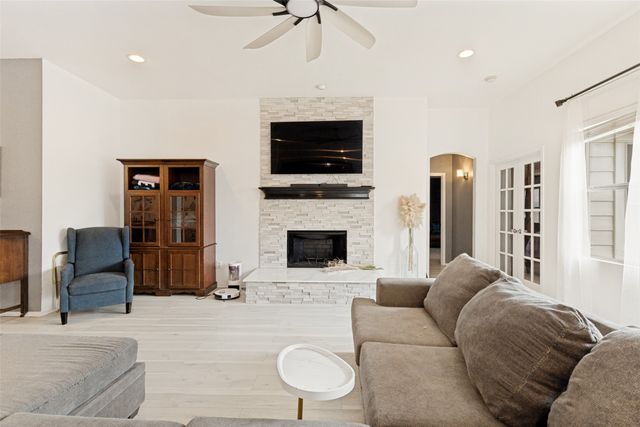 633 Bent Oak Drive, Fort Worth, TX 76131