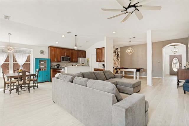 633 Bent Oak Drive, Fort Worth, TX 76131