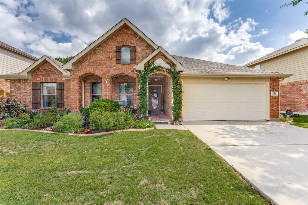 633 Bent Oak Drive, Fort Worth, TX 76131