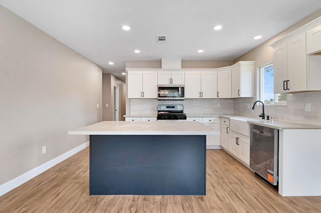 Image 10 of property listing at 521 Humboldt Avenue, Chowchilla, CA 93610