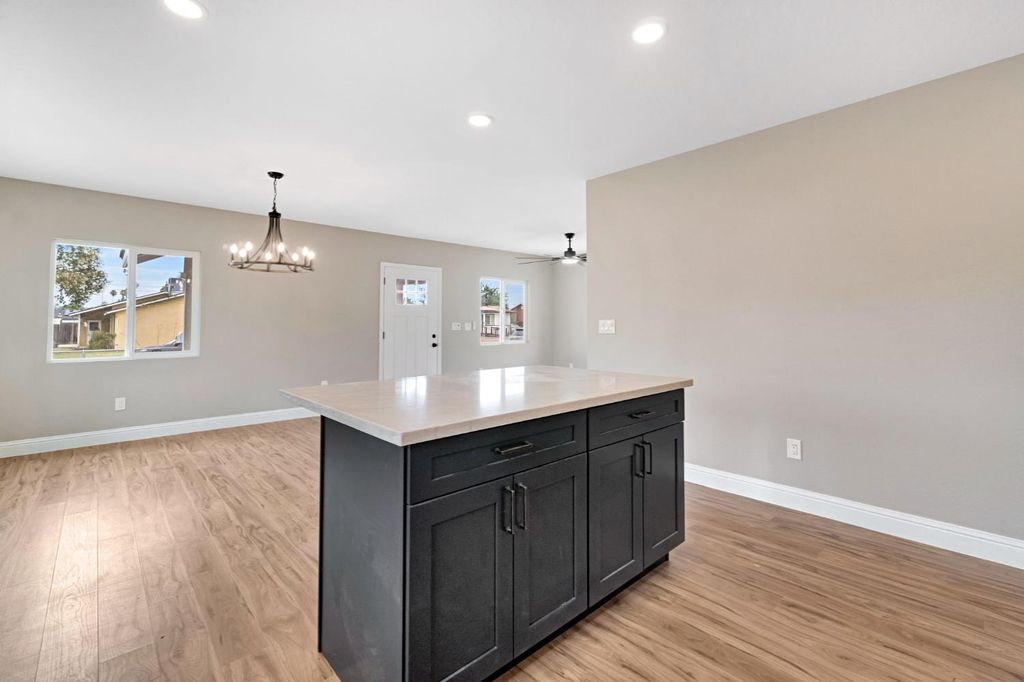 Image 12 of property listing at 521 Humboldt Avenue, Chowchilla, CA 93610