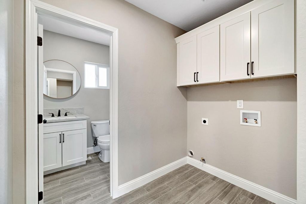 Image 15 of property listing at 521 Humboldt Avenue, Chowchilla, CA 93610
