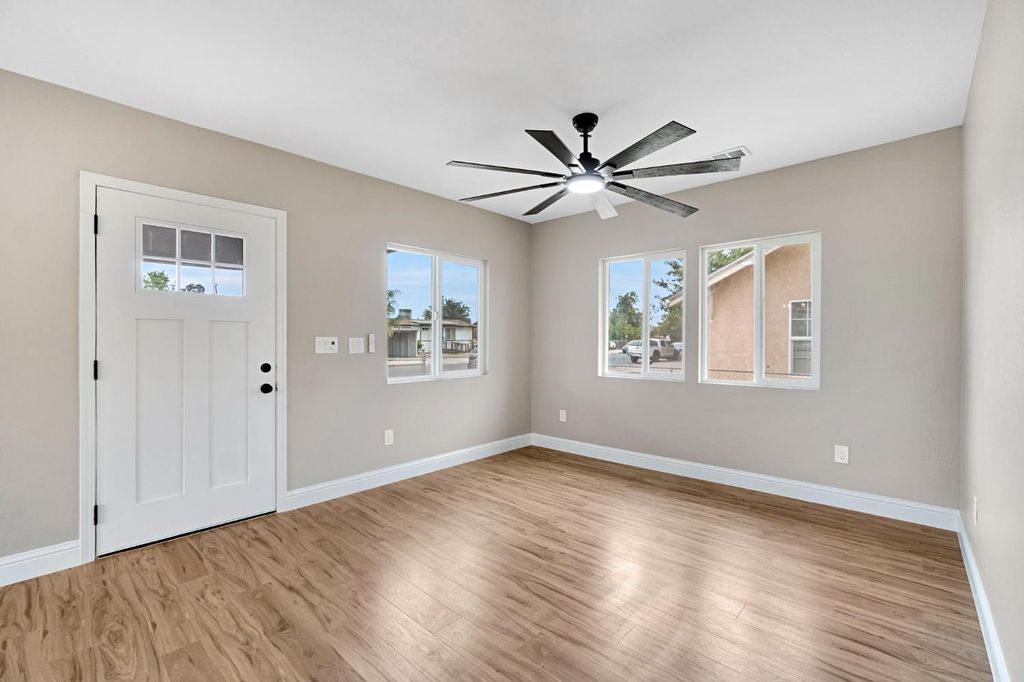 Image 6 of property listing at 521 Humboldt Avenue, Chowchilla, CA 93610