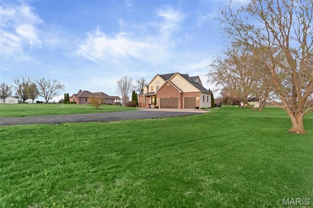 7108 Heartland Drive, Moro, IL 62067