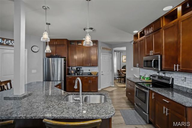 7108 Heartland Drive, Moro, IL 62067