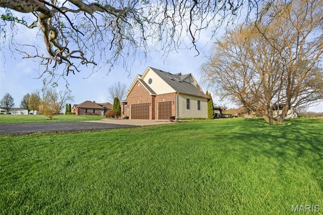 7108 Heartland Drive, Moro, IL 62067