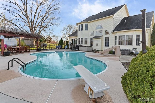 7108 Heartland Drive, Moro, IL 62067