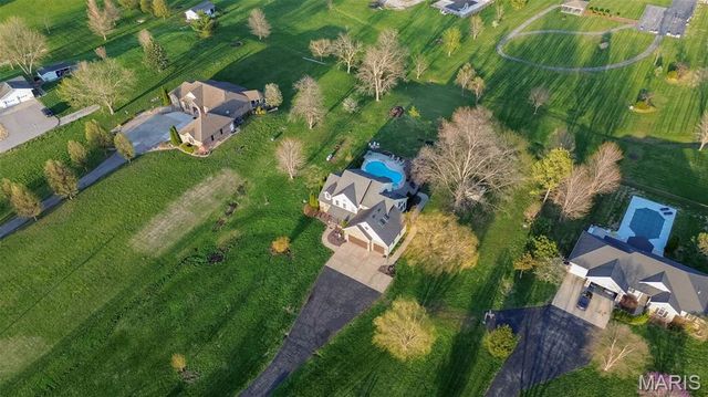 7108 Heartland Drive, Moro, IL 62067