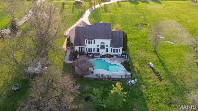 7108 Heartland Drive, Moro, IL 62067