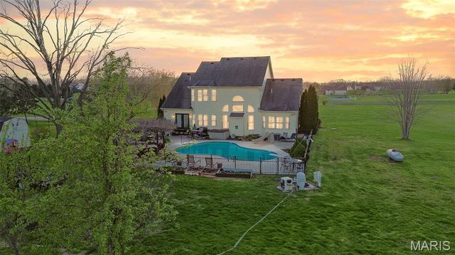 7108 Heartland Drive, Moro, IL 62067