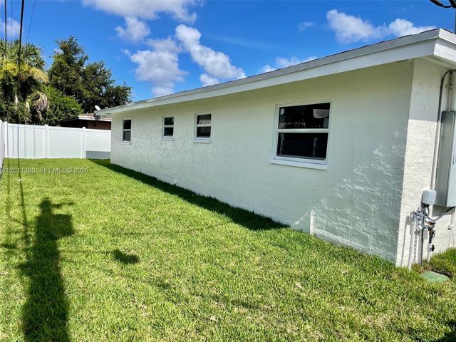 5711 NW 28th St 5711, Lauderhill, FL 33313