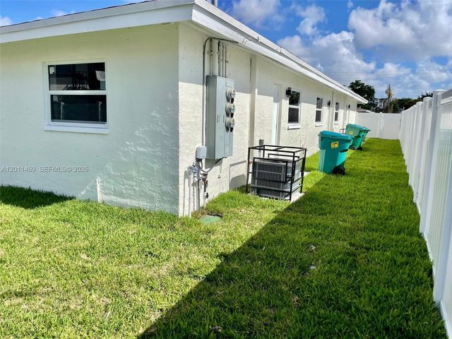 5711 NW 28th St 5711, Lauderhill, FL 33313