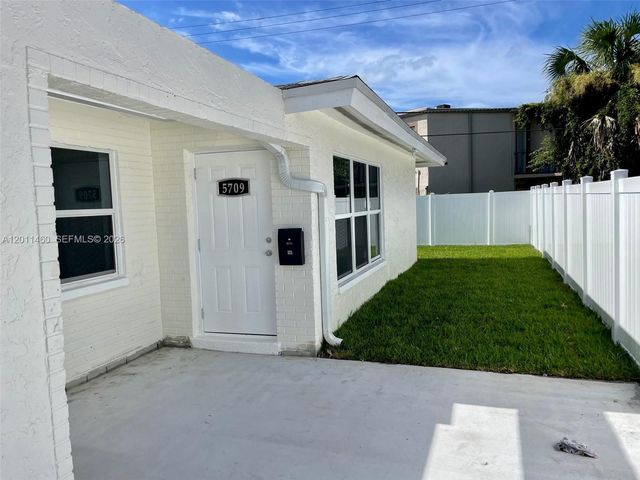 5711 NW 28th St 5711, Lauderhill, FL 33313