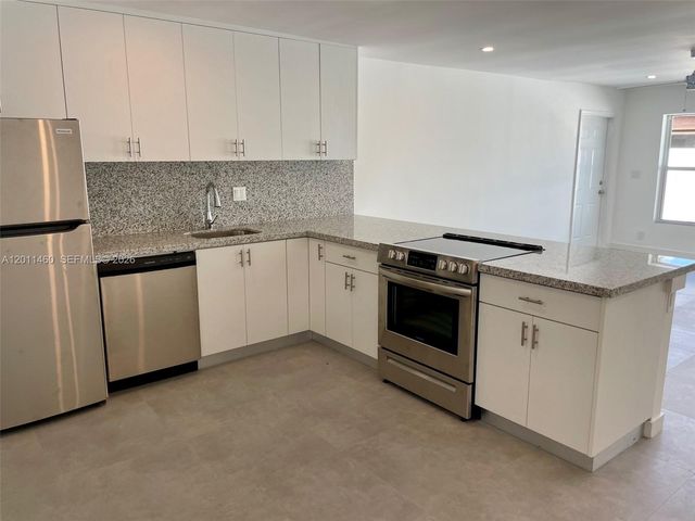 5711 NW 28th St 5711, Lauderhill, FL 33313