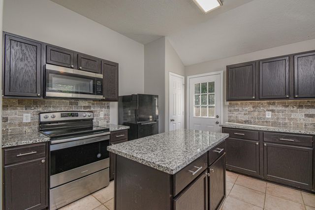 5500 N Buffalo Circle, Willis, TX 77378