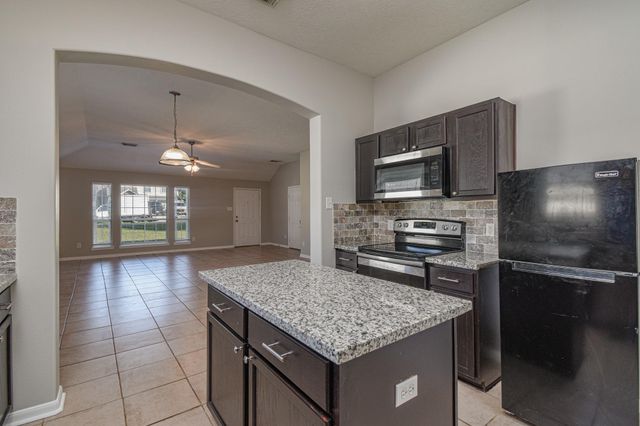 5500 N Buffalo Circle, Willis, TX 77378