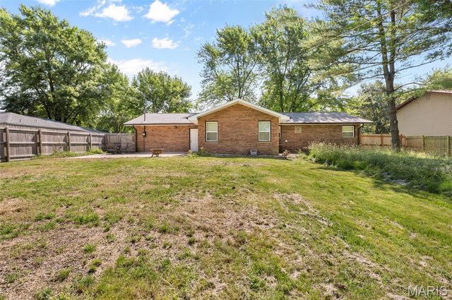 34 Belair Court, Maryville, IL 62062