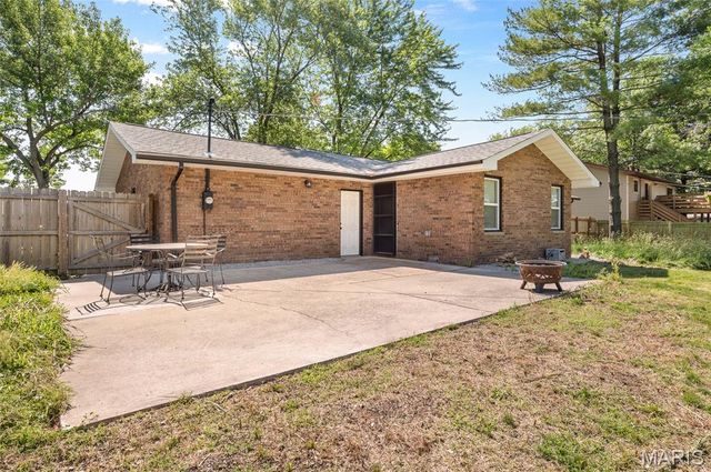 34 Belair Court, Maryville, IL 62062
