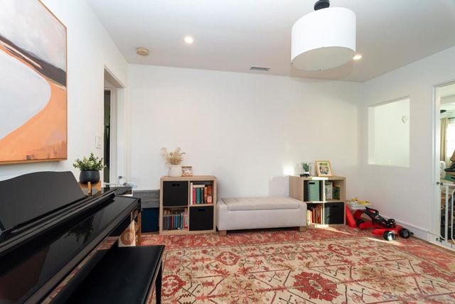 3525 Tennyson, San Diego, CA 92106