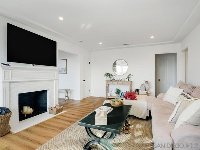 3525 Tennyson, San Diego, CA 92106