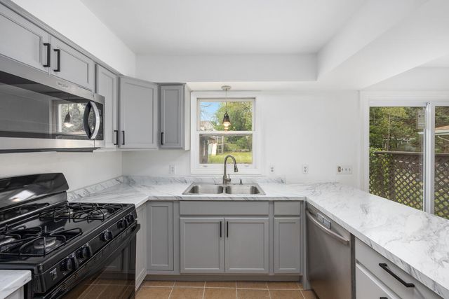 1073 Sweet Street, Grand Rapids, MI 49505