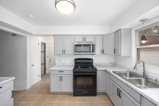 1073 Sweet Street, Grand Rapids, MI 49505