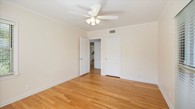 6321 Calmont Avenue, Fort Worth, TX 76116