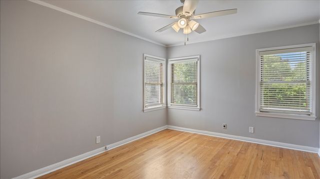 6321 Calmont Avenue, Fort Worth, TX 76116